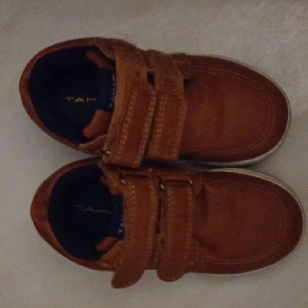 Tahari Shoes